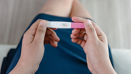 Alcohol may lower pregnancy odds in women undergoing fertility treatment — but caffeine is no problem featured image