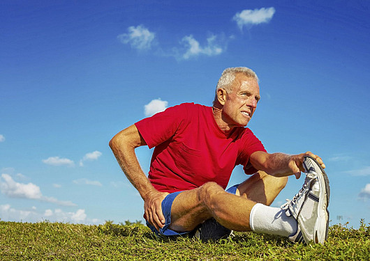 Exercising with knee or hip pain featured image